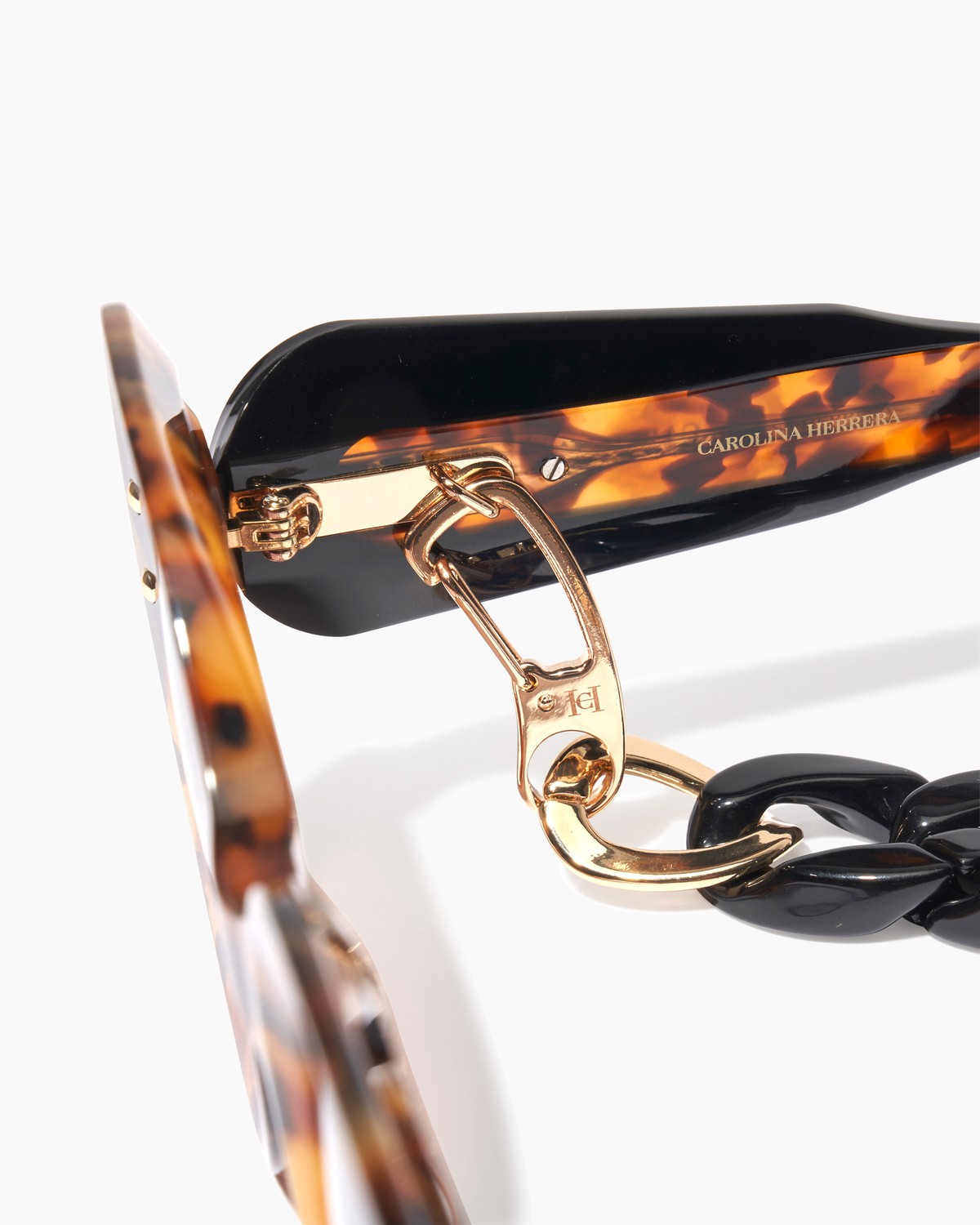 Oversized Sunglasses With Chain | Carolina Herrera WW EN