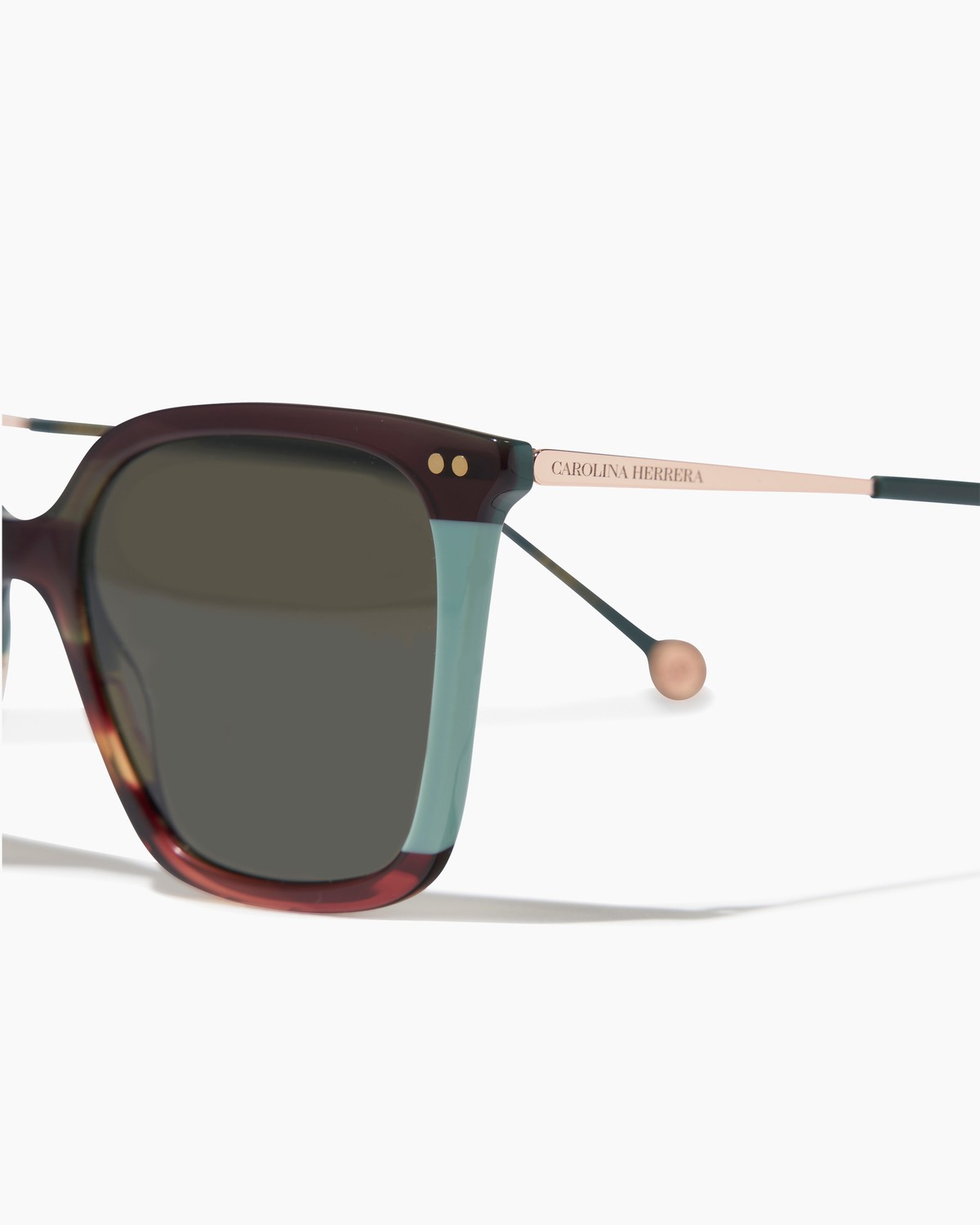Square Frame Sunglasses with Colorblock Detail | Carolina  display picture 2