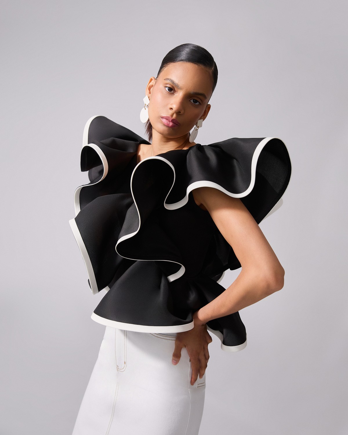 Folded Ruffle V-Neck Top - Ready - to - Wear | Carolina Herrera