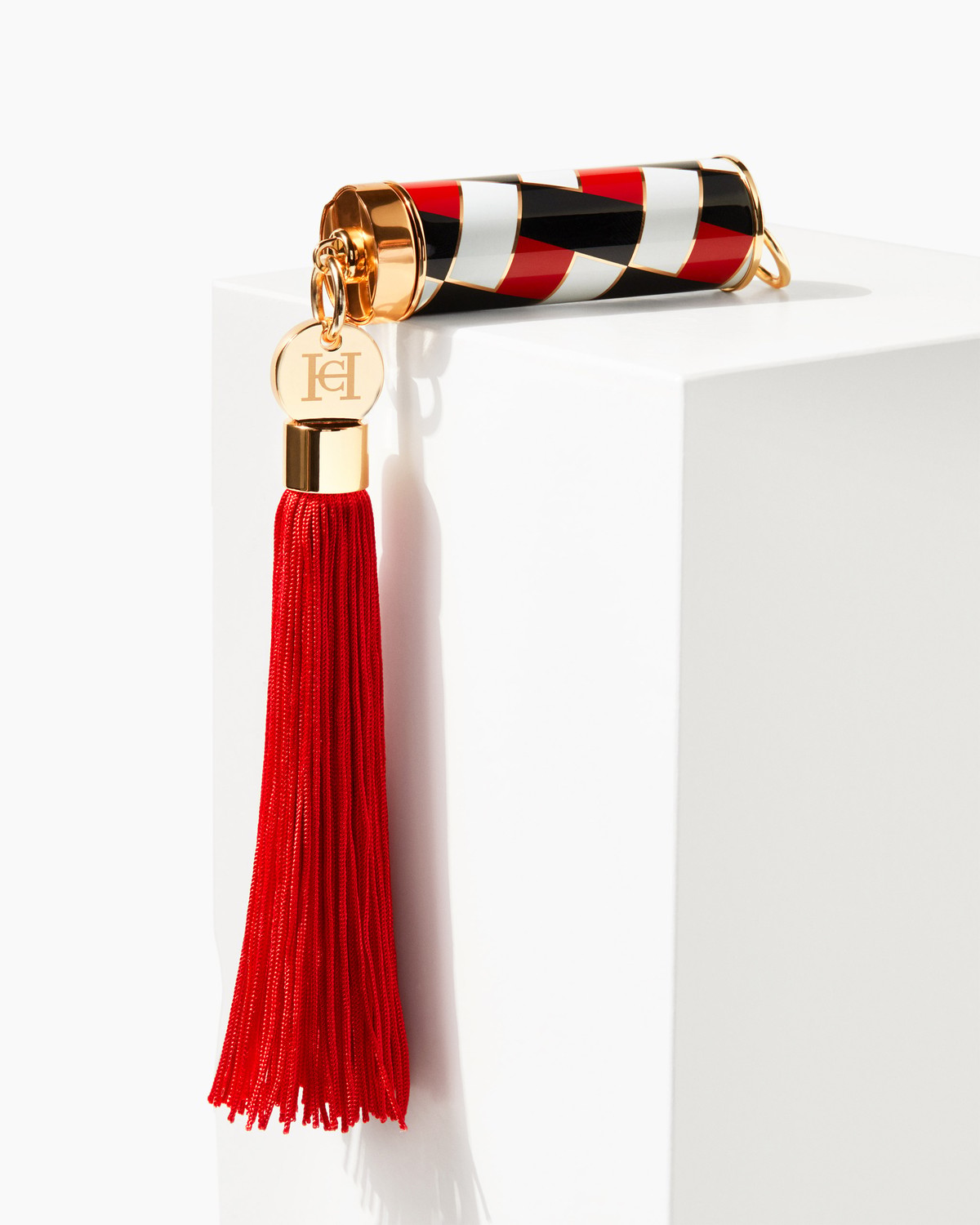 The Tassel Accessory - Makeup | Carolina Herrera US