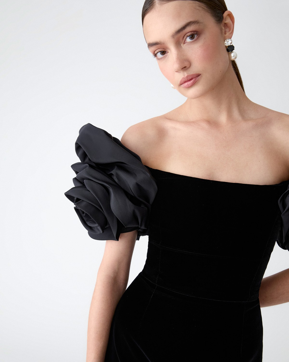 women's born famous off-the-shoulder velvet holiday dress Xscape Plus Size Velvet Notch-Neck Off-The-Shoulder Gown - Burgundy