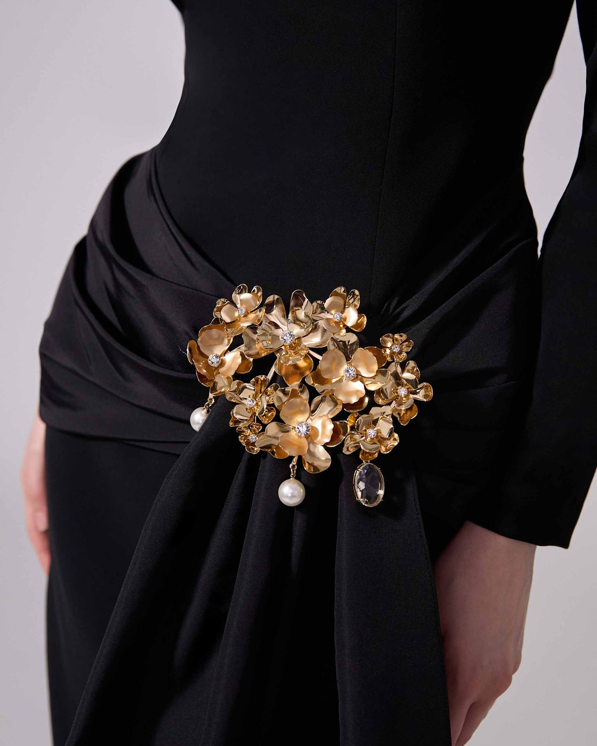 Metal Flower Brooch - Accessories | Carolina Herrera