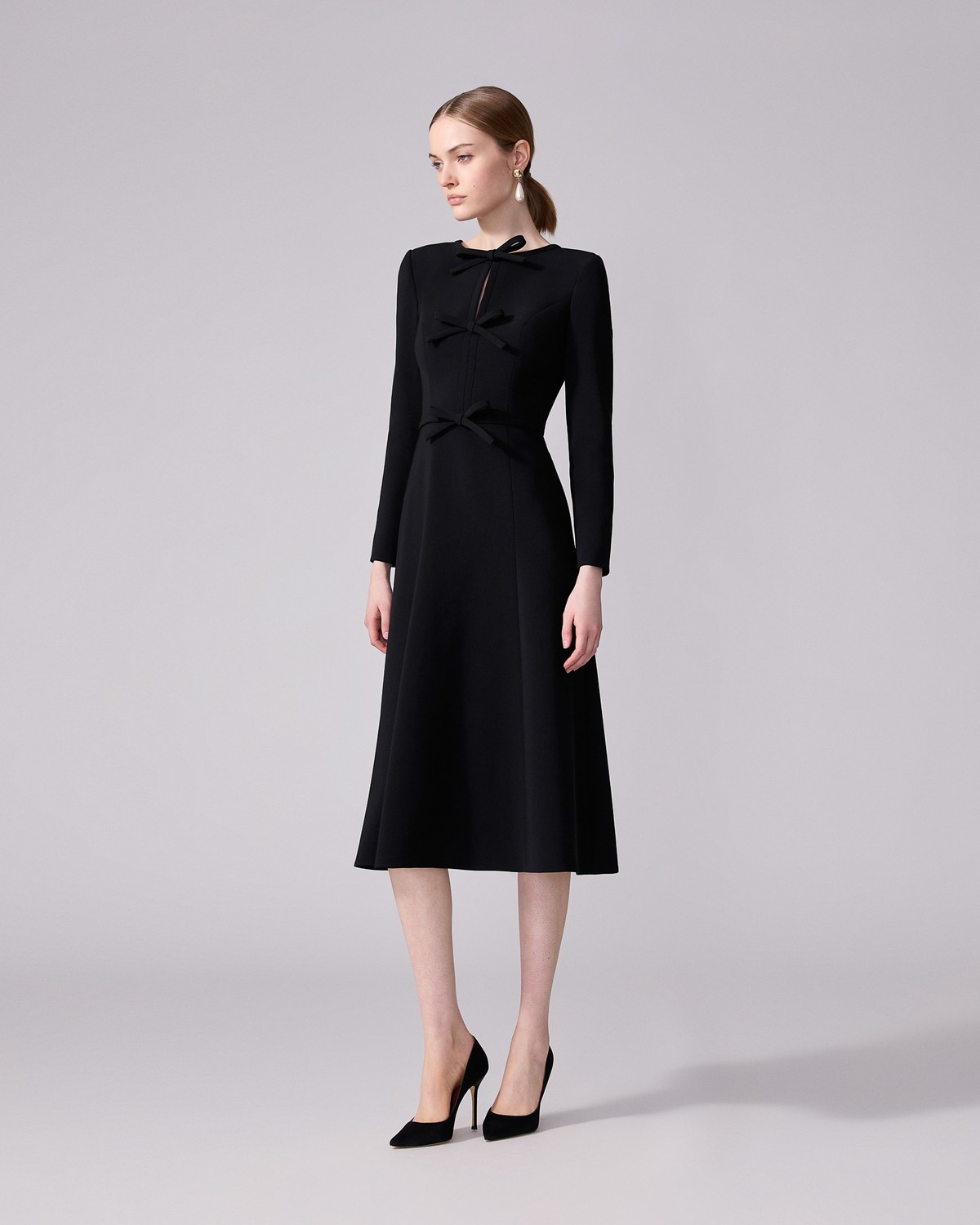 black bow dress long Carolina | Black Puff-Sleeve Maxi Dress With White Bow Detail main image 0