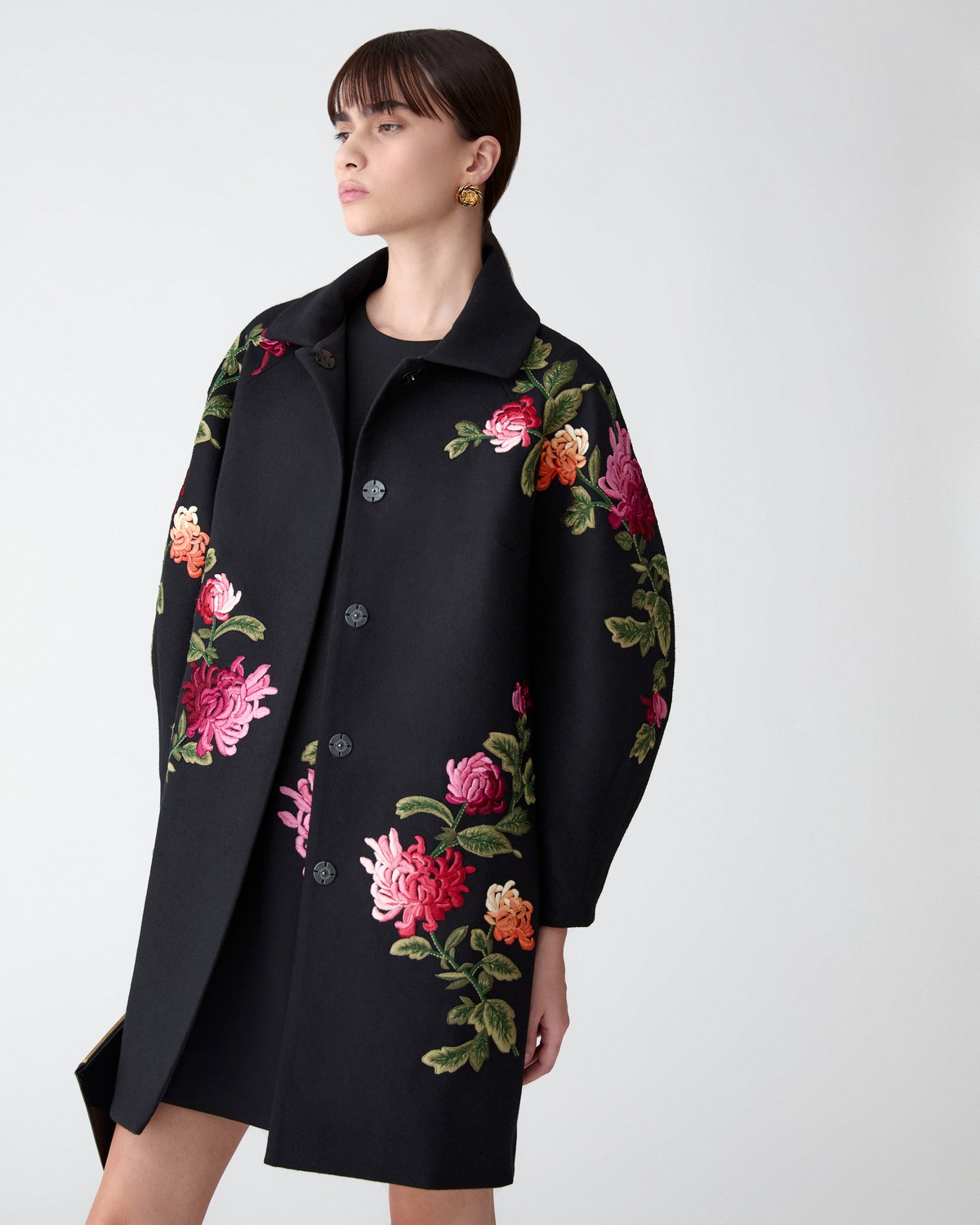 Chrysanthemum-Embroidered Cocoon Coat - Ready To Wear | Carolina