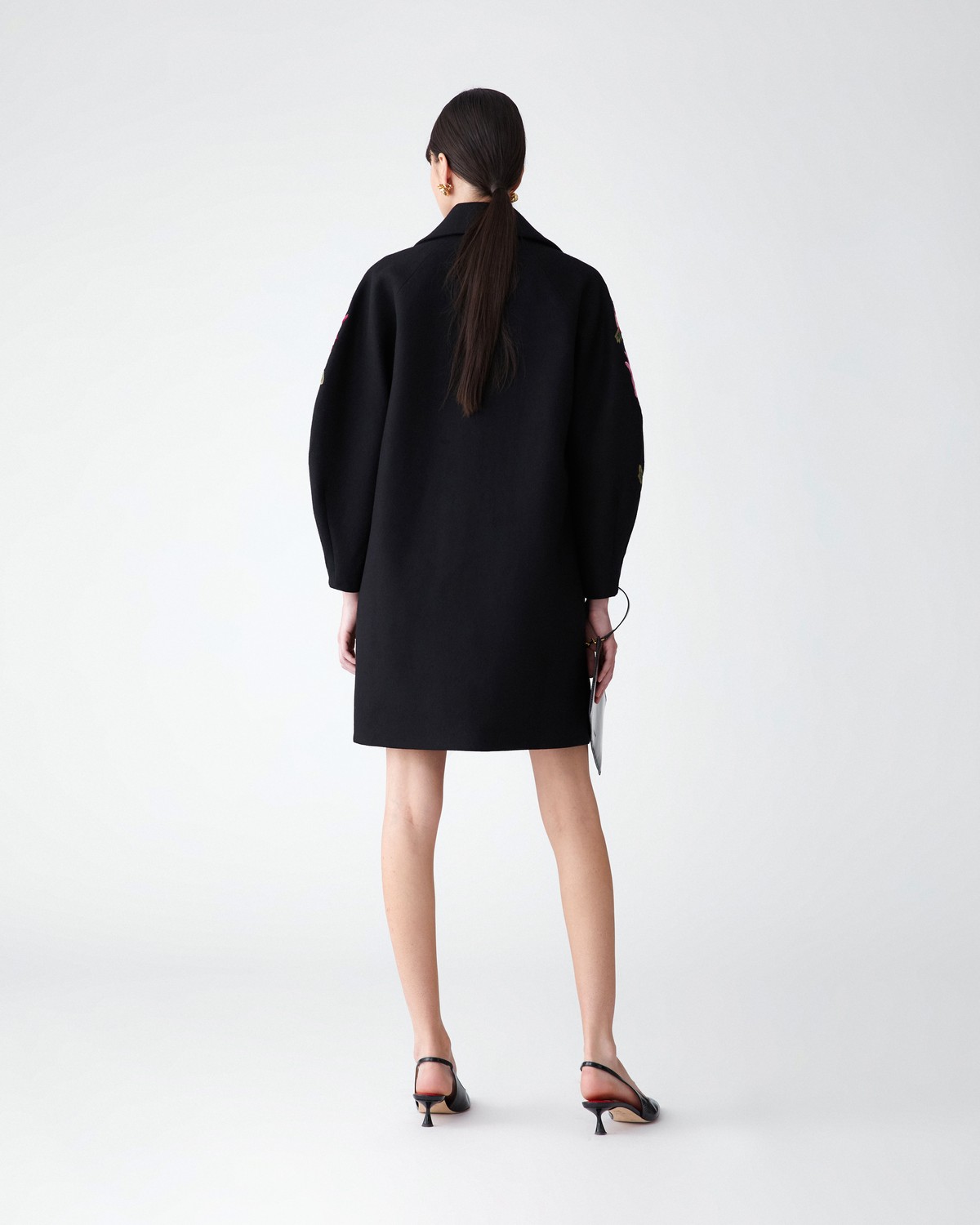 Chrysanthemum-Embroidered Cocoon Coat - Ready To Wear | Carolina