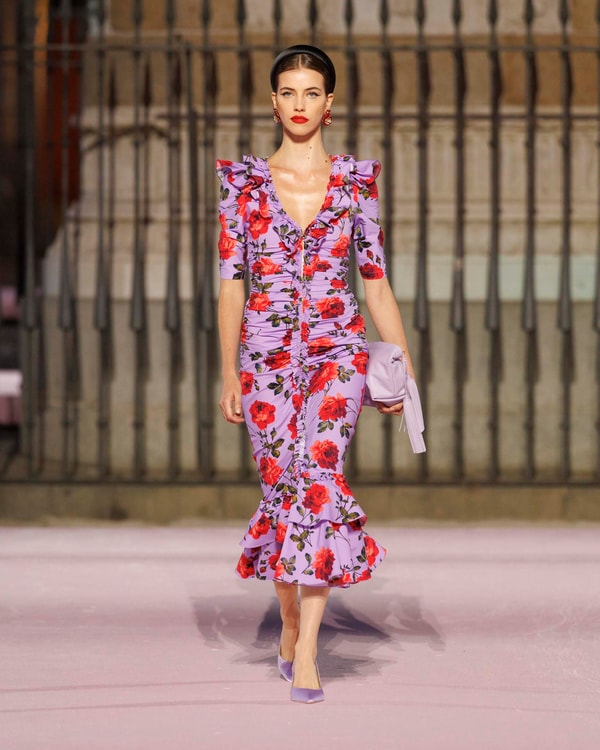 Modelos desfilando en el desfile de primavera 2026 en Madrid