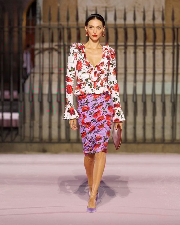 Modelos desfilando en el desfile de primavera 2026 en Madrid