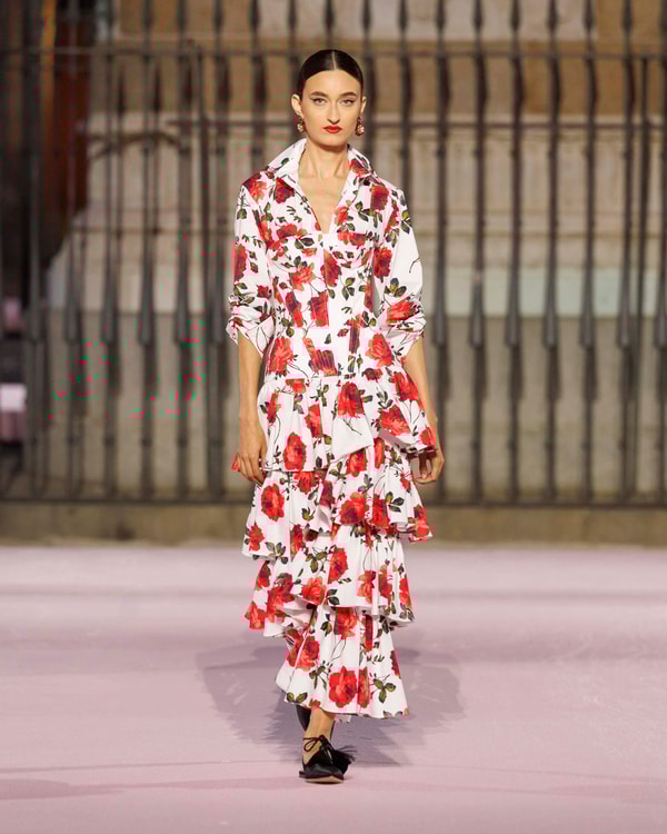 Modelos desfilando en el desfile de primavera 2026 en Madrid