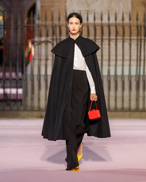 Modelos desfilando en el desfile de primavera 2026 en Madrid