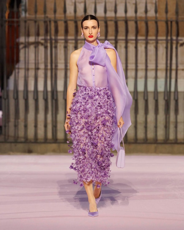 Modelos desfilando en el desfile de primavera 2026 en Madrid