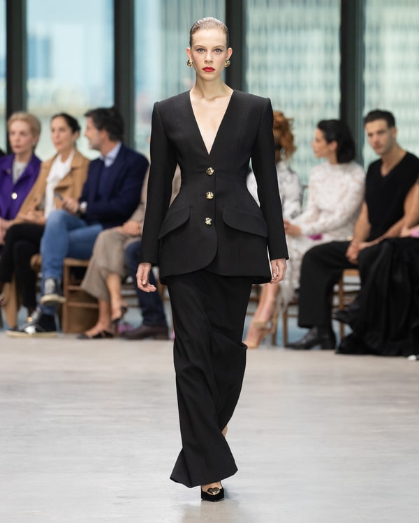 Carolina-Herrera-FW24-02.jpg