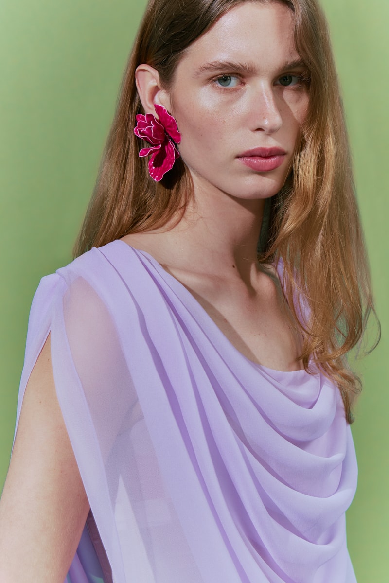 Model wearing look from Resort 2027 - Carolina Herrera