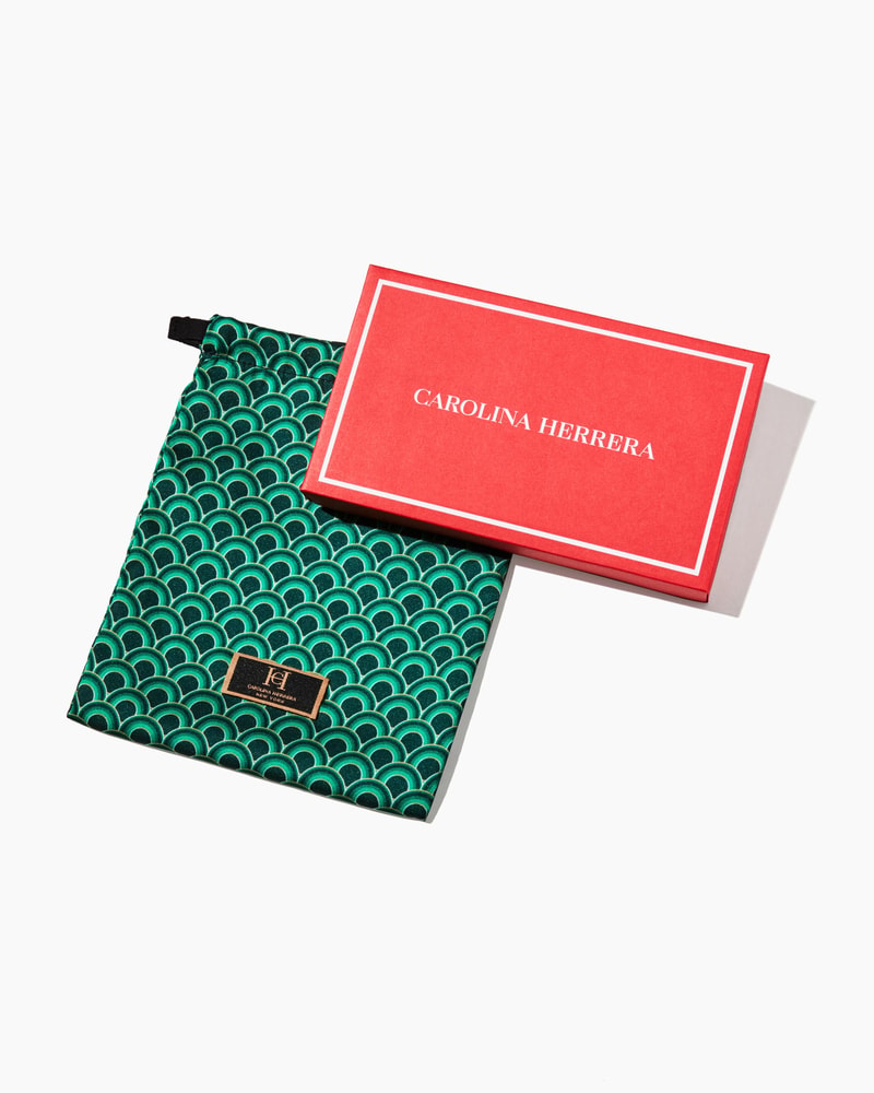 HC CUS POUCH+RIBBON GREENWAVES GWP L4
