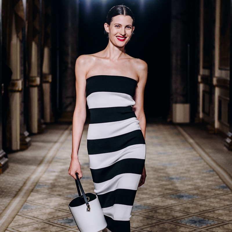S23 Collection Image 6| Carolina Herrera