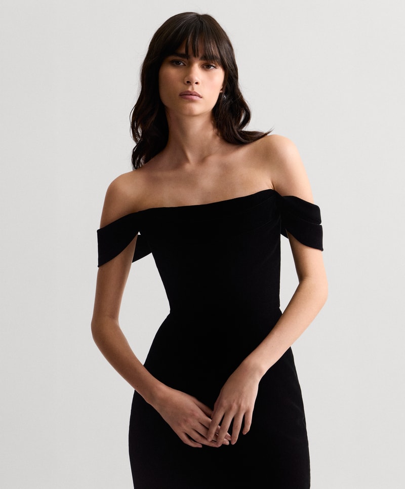 Model wearing look from Winter 2027 - Carolina Herrera
