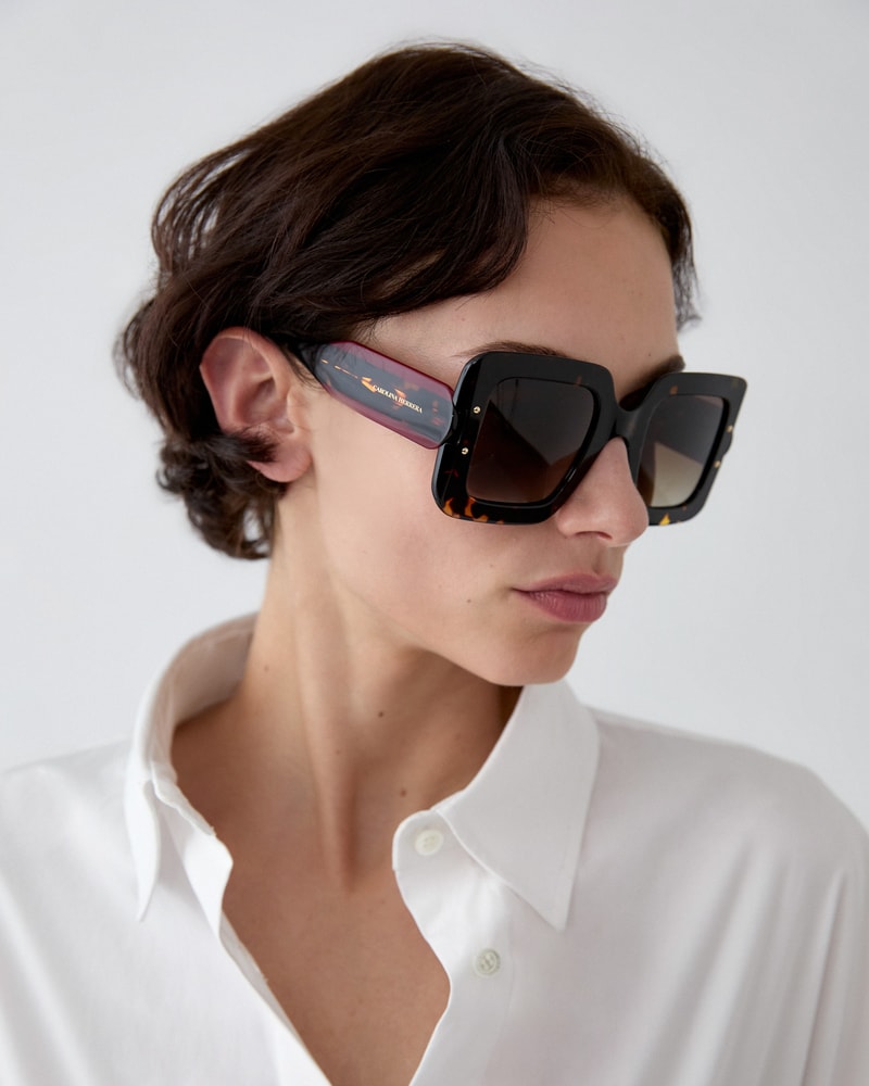 Square Frame Sunglasses with Contrast Temples