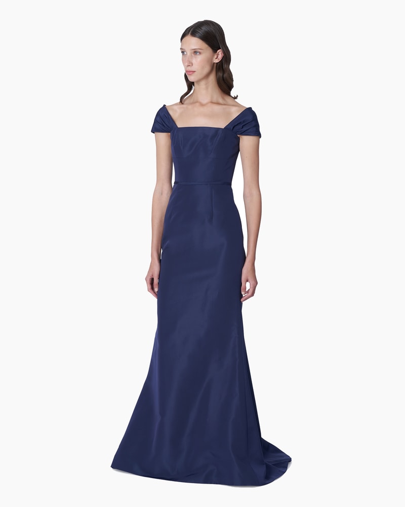 Off the shoulder trumpet gown shop