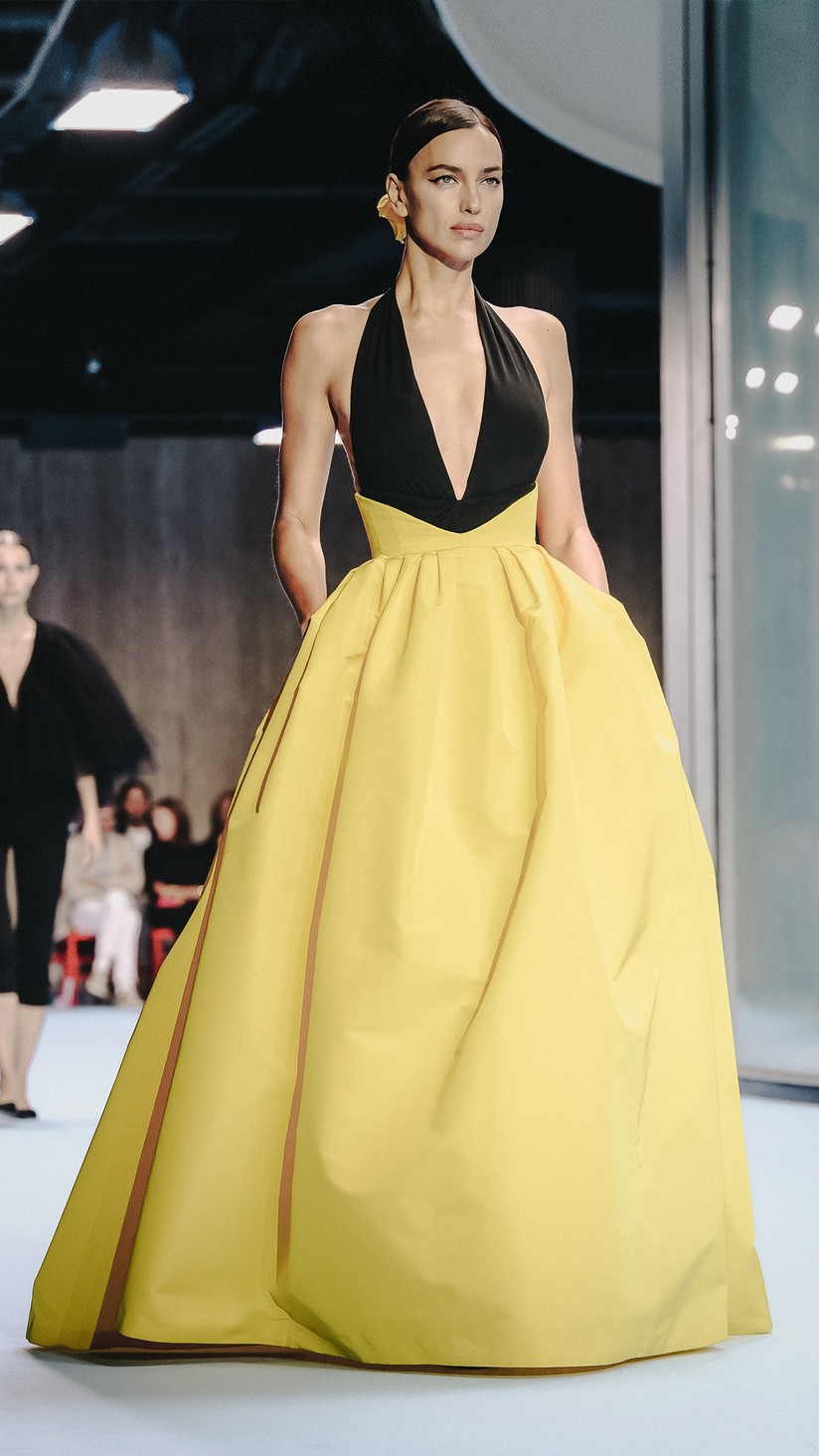 キャロリーナへレラCAROLINA HERRERA ワンショルダード定価50万円 