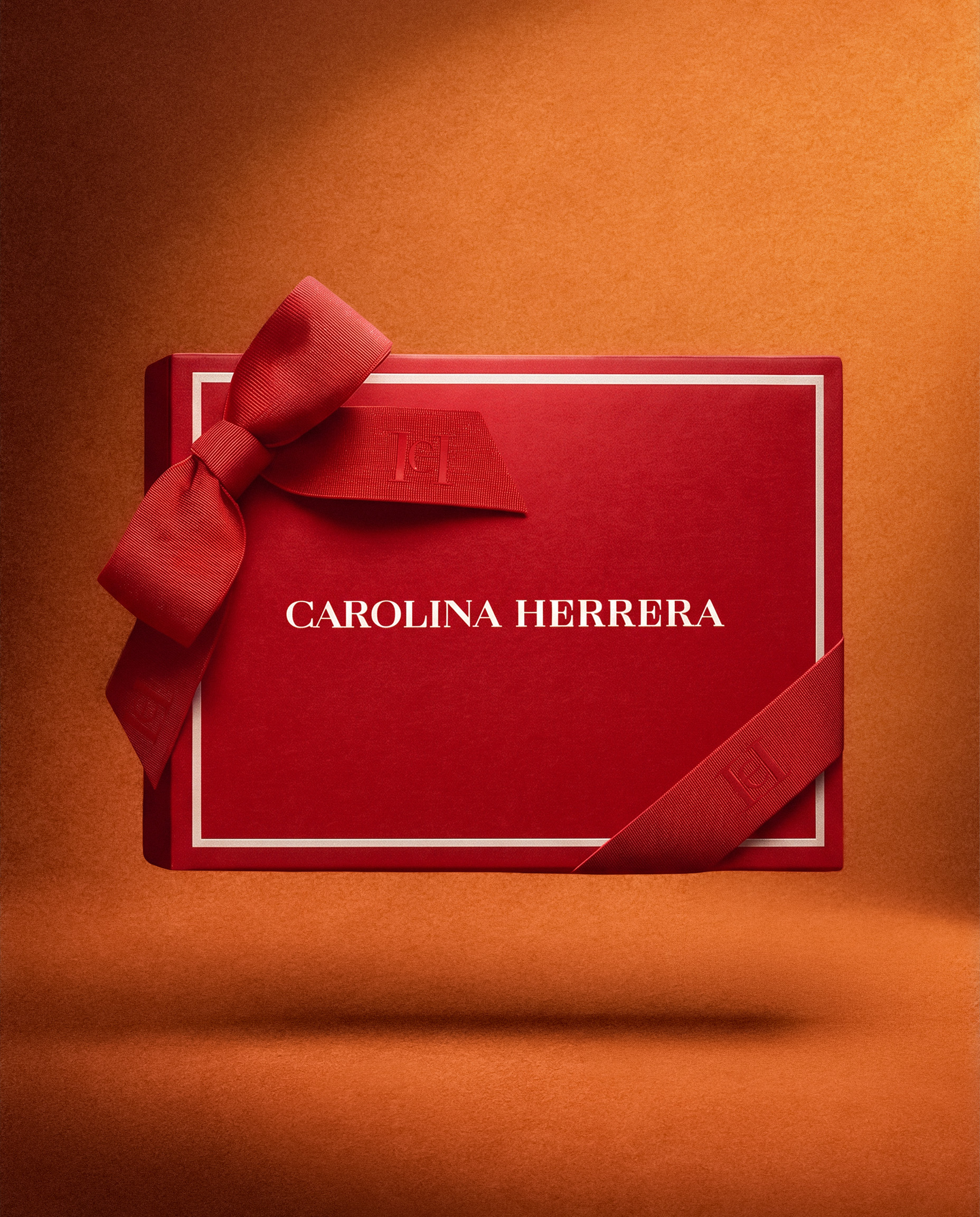 Carolina Herrera Women's Red 310 - Fabulous Kiss Satin Lipstick - 3,50 G - Image 13