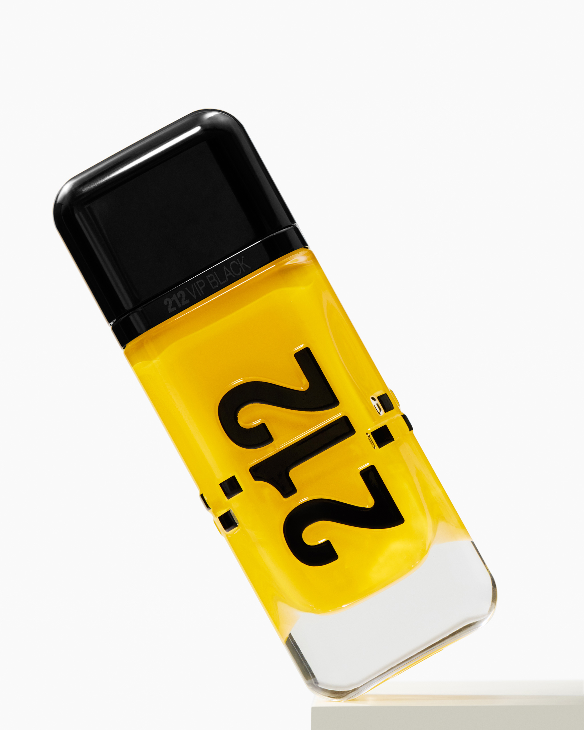 212 VIP Black 100ml Eau de Parfum Cab Limited Edition | Carolina